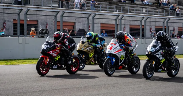 Suzuki GSX-8R Cup 2025: spettacolo e colpi di scena a Varano de’ Melegari