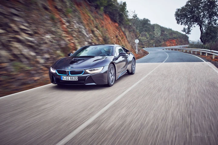 BMW i8: la supercar ibrida in video