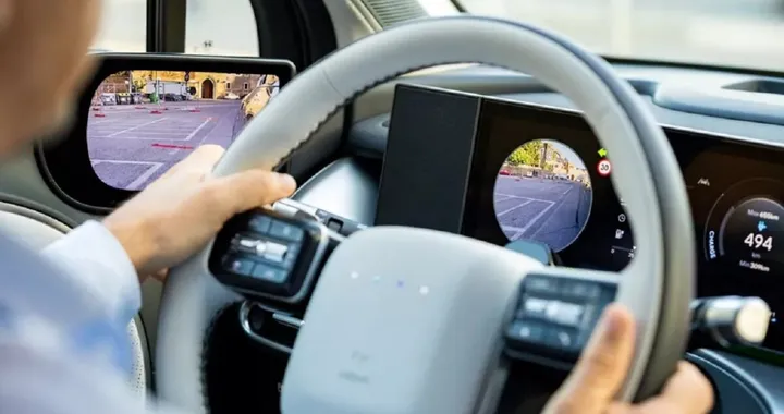 Hyundai Ioniq 9, gli specchi digitali aumentano di molto la sicurezza