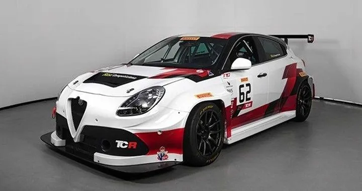 Alfa Romeo Giulietta: in vendita un esemplare TCR da 350 CV