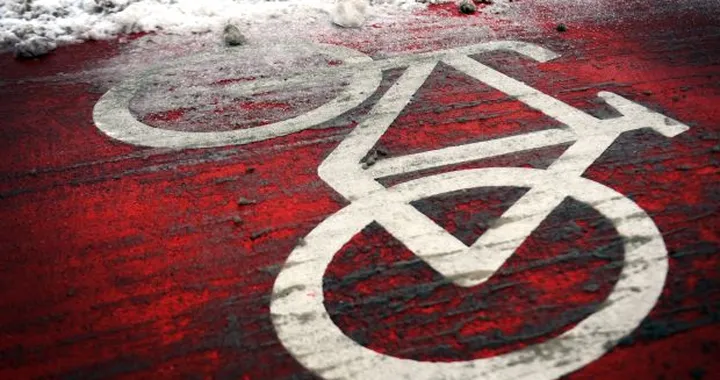 A 100 km/h sulla pista ciclabile