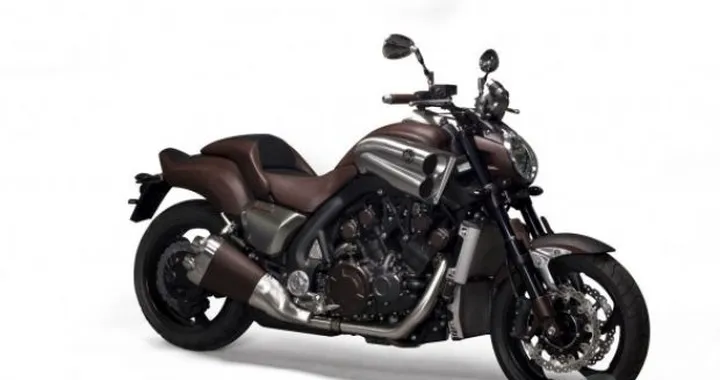 Yamaha VMAX Hermès ricoperta in pelle