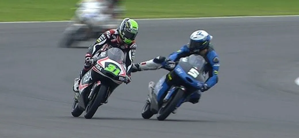 Moto3 Argentina 2015: Romano Fenati penalizzato per condotta antisportiva