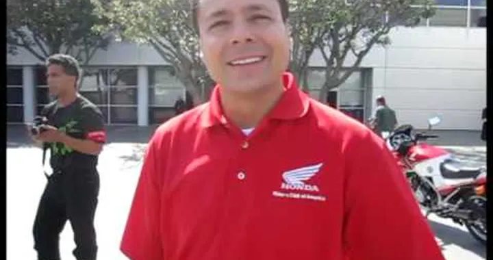 What IS under the seat of the 2010 VFR1200F???