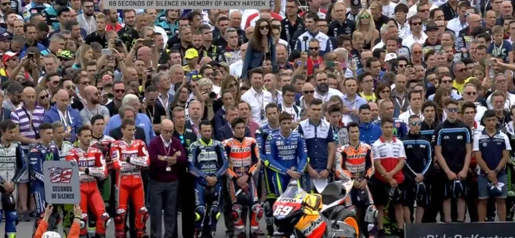 MotoGP: 69 secondi di silenzio per Hayden dal Mugello