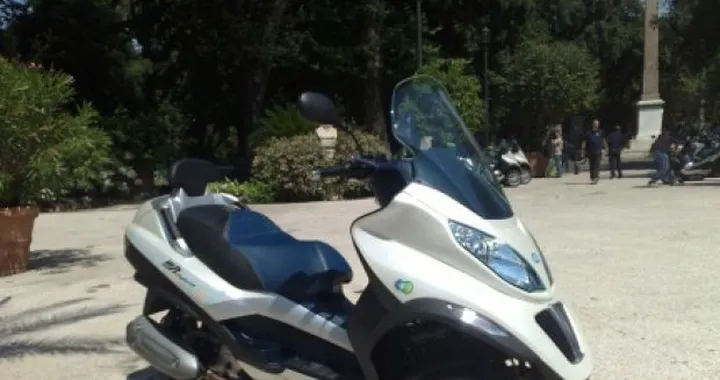 Anteprima presentazione Piaggio MP3 Hybrid