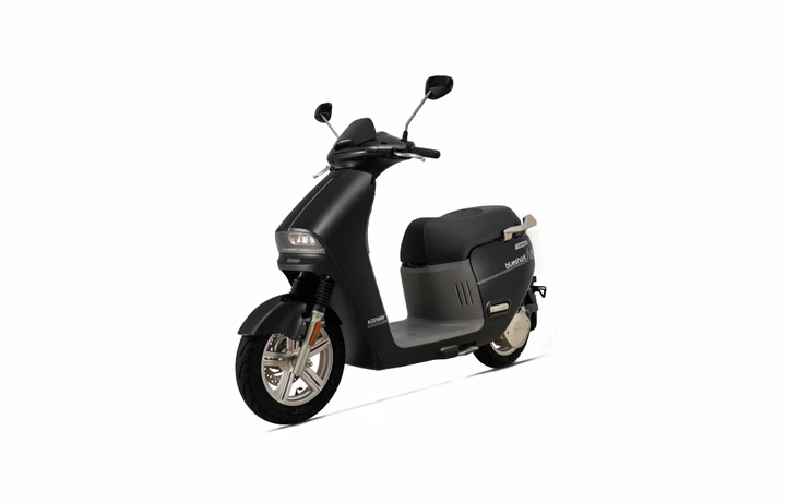 Keeway svela lo scooter elettrico Blueshark R80 Lite
