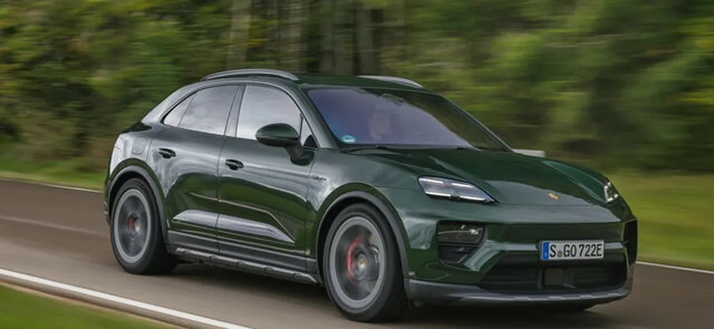 Per combattere il calo di vendite, Porsche torna alle origini: Macan a benzina