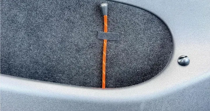 Tesla e il dilemma delle maniglie di emergenza: si ricorre all’aftermarket