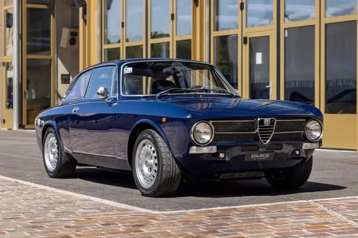 Questa Alfa Romeo Giulia GT Junior da 190 CV costa 82.000 euro: ecco perché