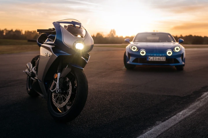 MV Agusta e Alpine insieme per una Superveloce in edizione limitata