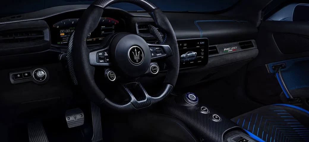 Maserati MC20: l'abitacolo è firmato Alcantara