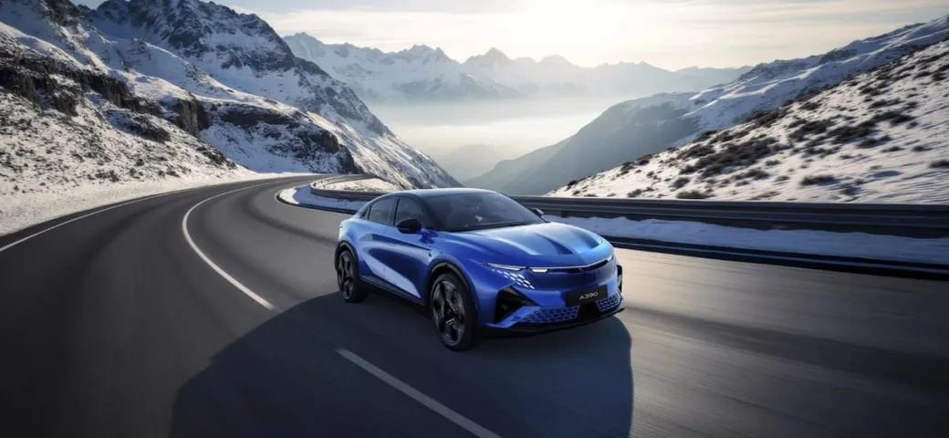 Alpine A390: la nuova era delle sport fastback