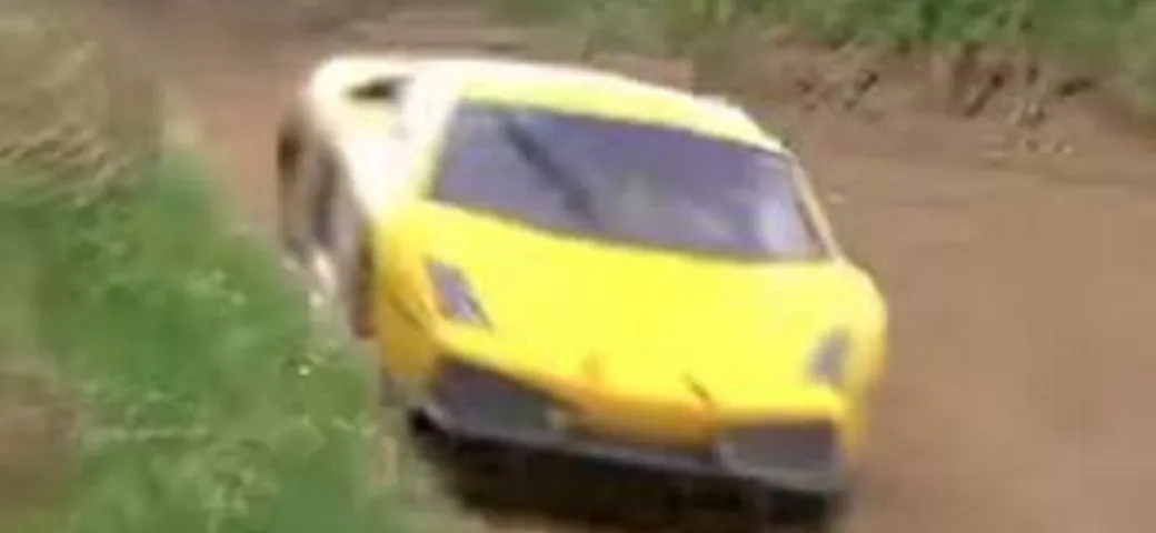 La Lamborghini Gallardo sullo sterrato come una WRC | Video