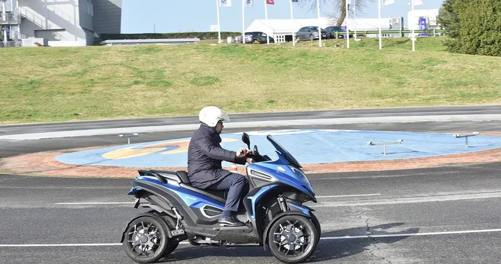 Qooder, Poste Italiane sonda il terreno provando i nuovi veicoli elettrici a Vallelunga
