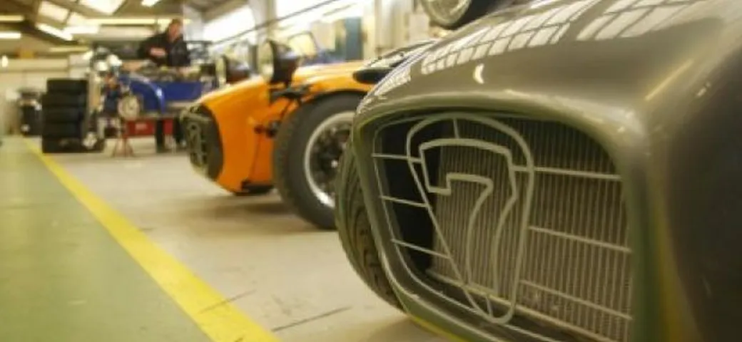 Caterham: aumenta la produzione. E con lei i dipendenti
