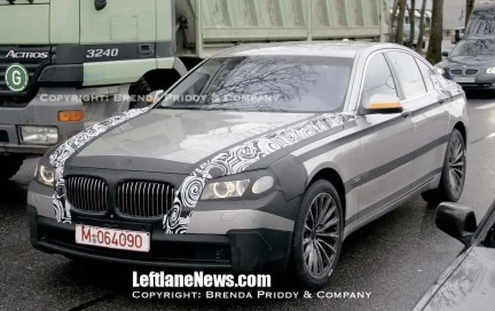 Quattro ruote sterzanti sulla prossima Bmw Serie 7