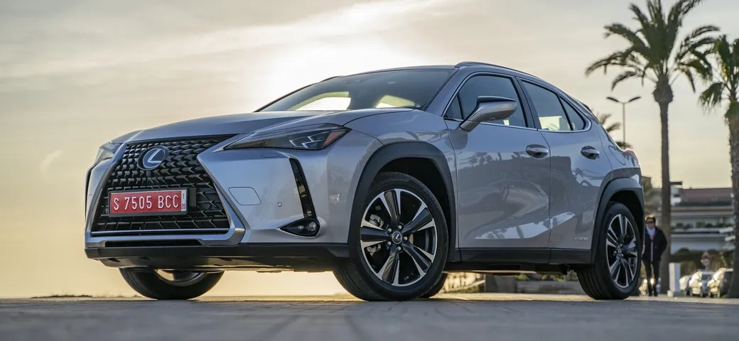 Lexus UX 250h: primo contatto [Video]