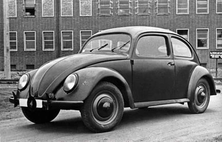 60 anni fa la consegna del primo Volkswagen Maggiolino
