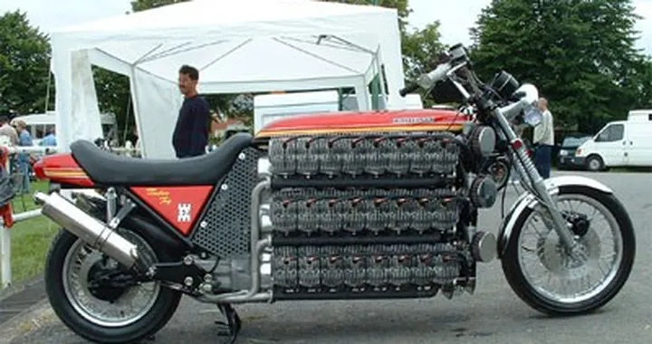 Qualche cilindro di troppo