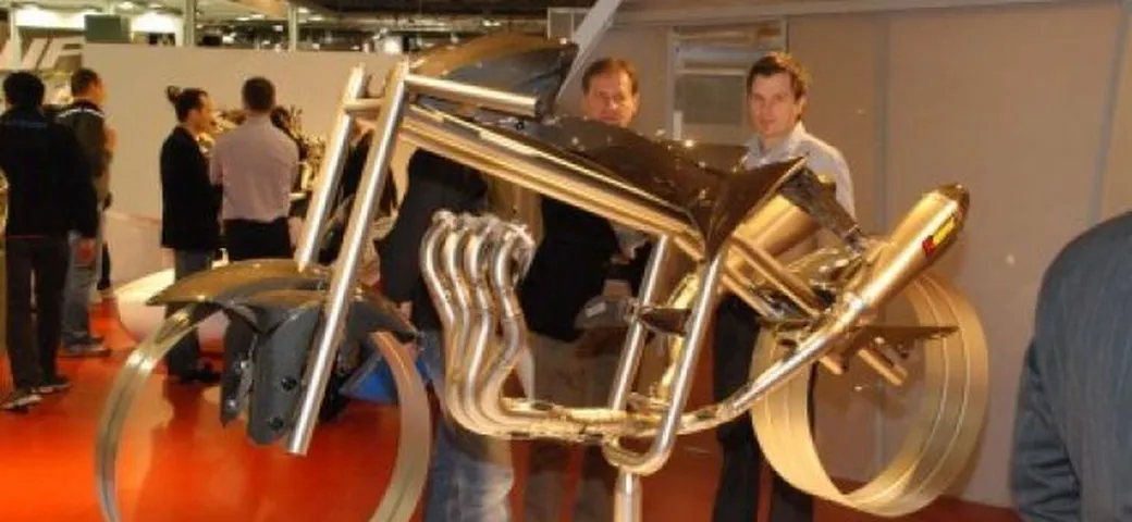 Live @ Eicma: lo spettacolare stand Akrapovic
