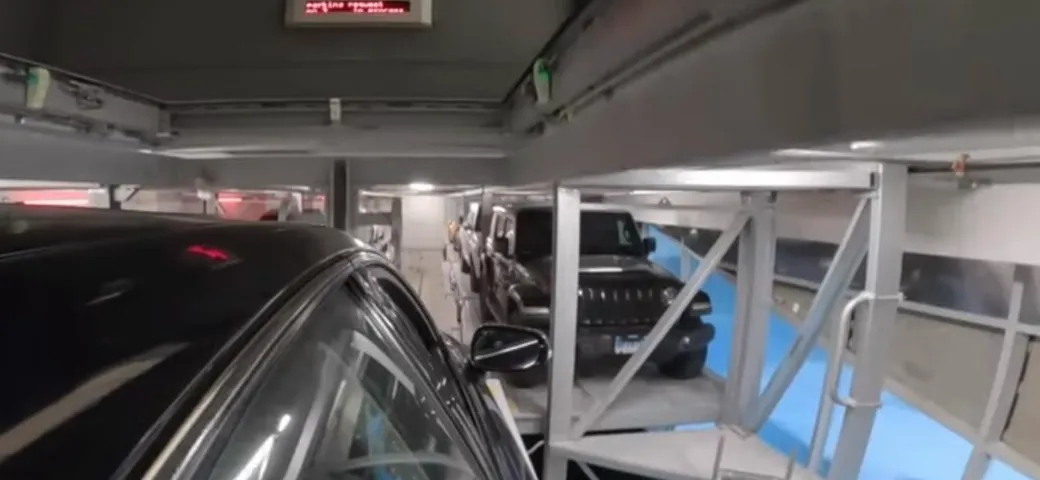 Parcheggi robotizzati a New York: lusso futuristico per pochi eletti [Video]