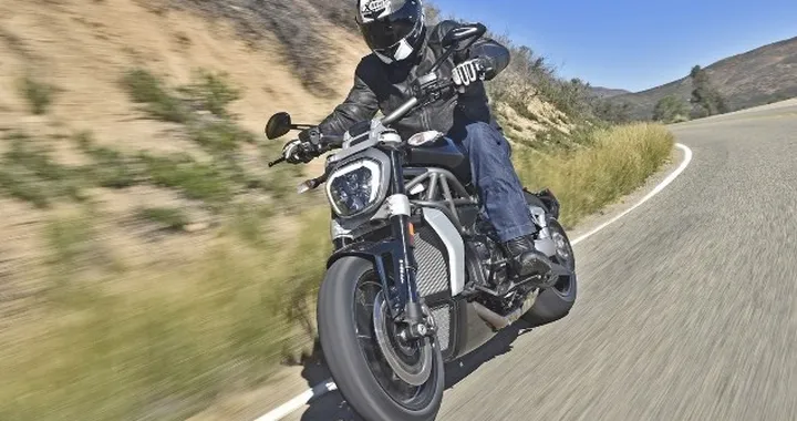 Ducati XDiavel 2016: primo contatto