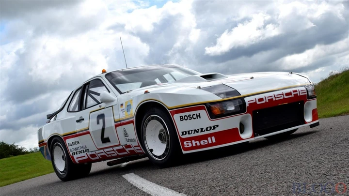 Il restauro della Porsche 924 GTP