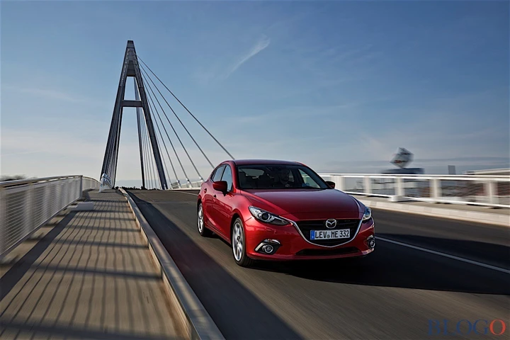 Mazda 3: nuovo diesel 1.5 e record da 5 milioni