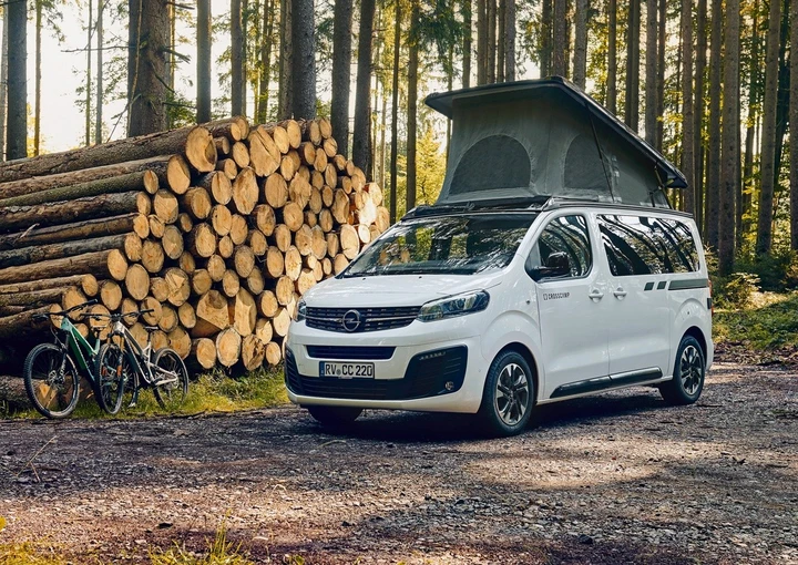 Opel Zafira Life Crosscamp Lite 2021: pronta per il camping