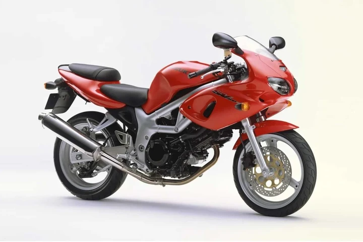 Suzuki SV400 e SV400S: storia di due gioielli per il mercato nipponico