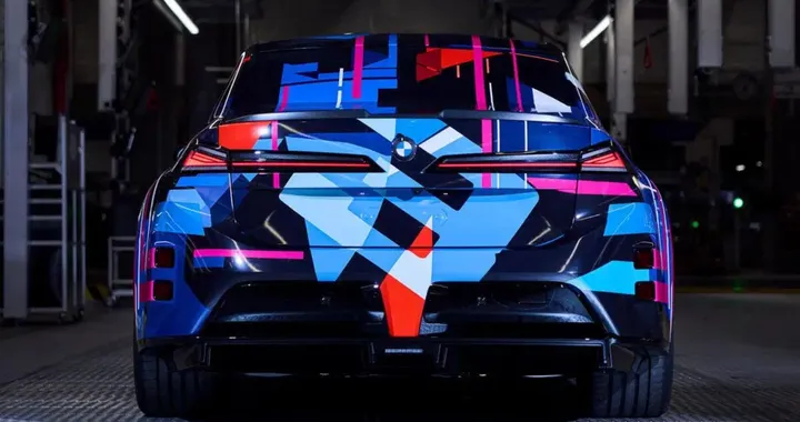 BMW M3 elettrica, quattro motori e oltre 100 kWh: la rivoluzione totale nel 2027