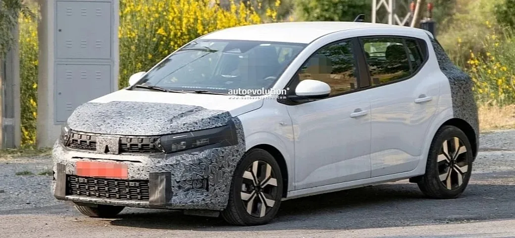 Dacia Sandero, il restyling rinfrescherà la linea e non solo