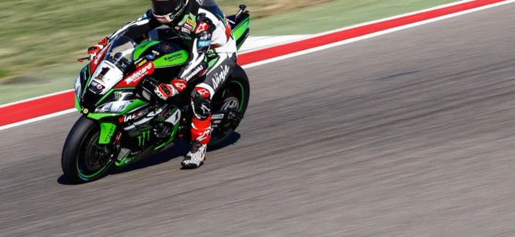 Sbk Assen, Rea-show fa doppietta e ipoteca il mondiale. Delusione Ducati a podio con Davies. Melandri a terra