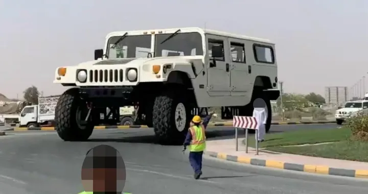 Hummer H1 X3: per lo sceicco è tre volte più grande dell'originale [Video]