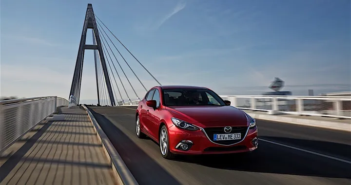 Mazda 3: nuovo diesel 1.5 e record da 5 milioni
