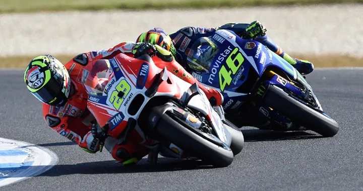 MotoGP: Iannone a Sepang contro tutti, tifosi compresi