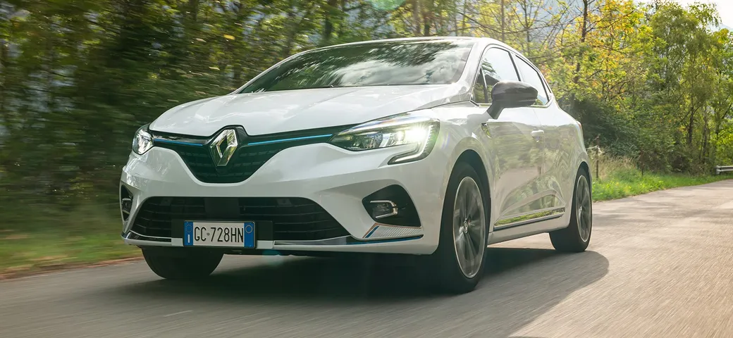 Nuova Renault Clio E-Tech Hybrid, la prova su strada