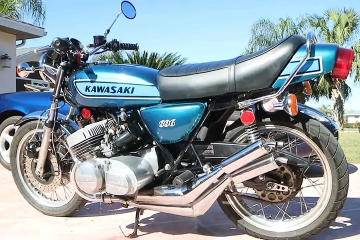 Kawasaki KH606: la moto a 7 cilindri che sfida le leggi della meccanica