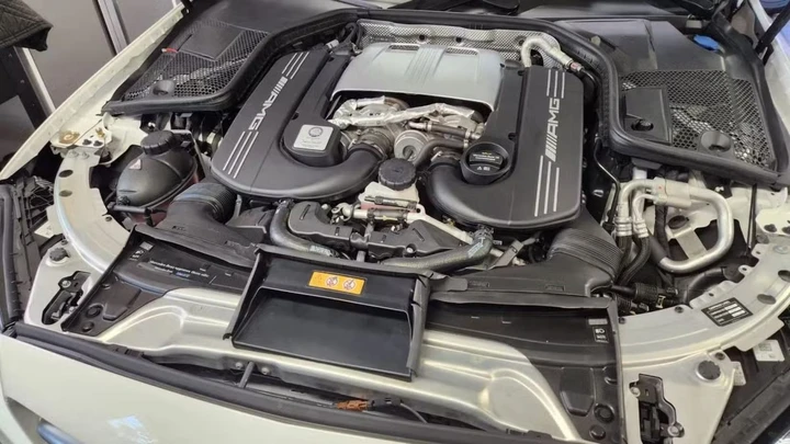 L'auto usata più economica con il famoso V8 biturbo da 4,0 litri