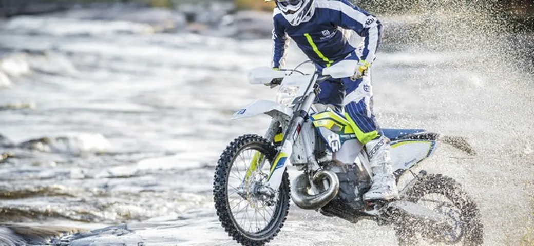 Husqvarna gamma Enduro MY 2016 [Video]