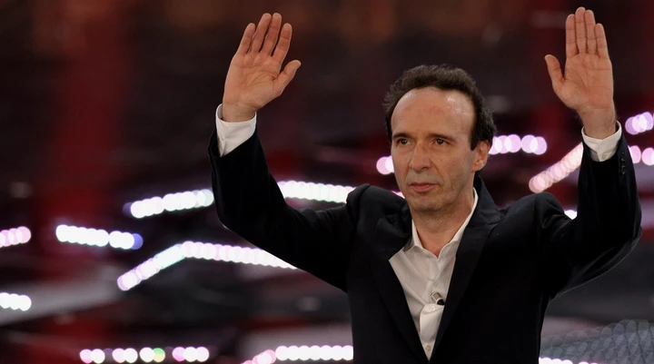 Benigni: patente ritirata per sorpasso contromano