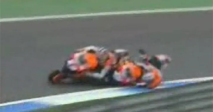 Pedrosa e Hayden: il video della caduta