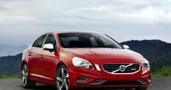 Volvo S60 ed XC60 R-Design: il T6 a quota 325 CV