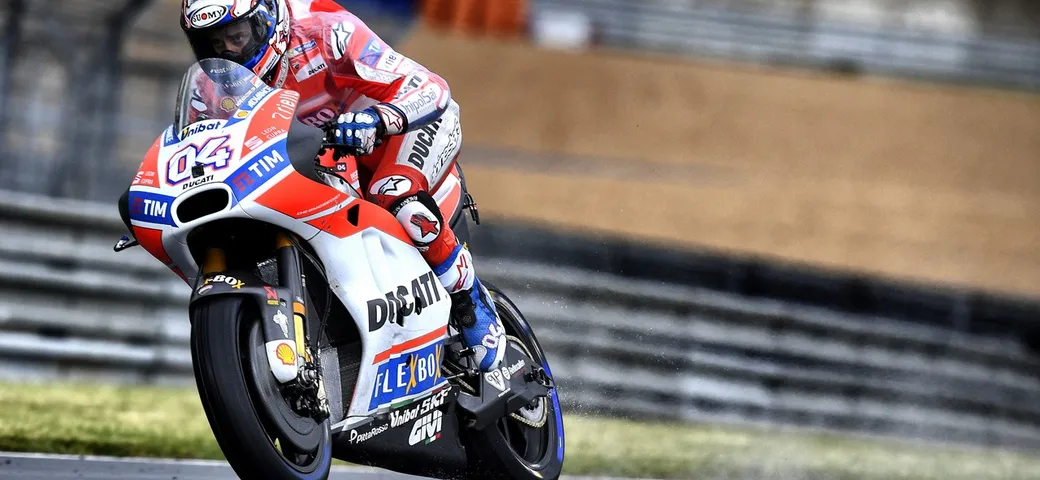 Dovizioso 2° sotto la pioggia...ma non basta