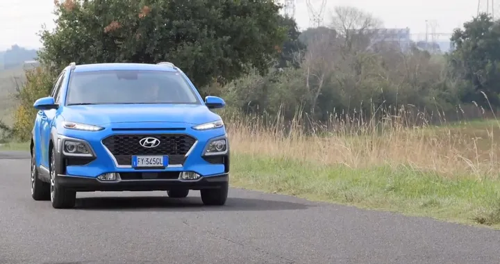 Hyundai Kona Hybrid: prova su strada