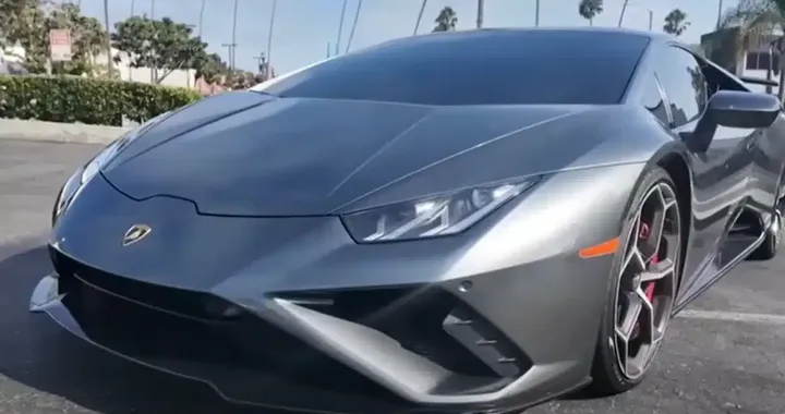 Rubano una Lamborghini, il proprietario la ritrova grazie a ChatGPT