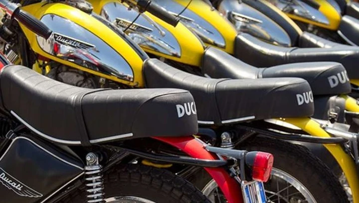 Bollo per le moto storiche: le agevolazioni, quanto si paga e come funziona l’esenzione