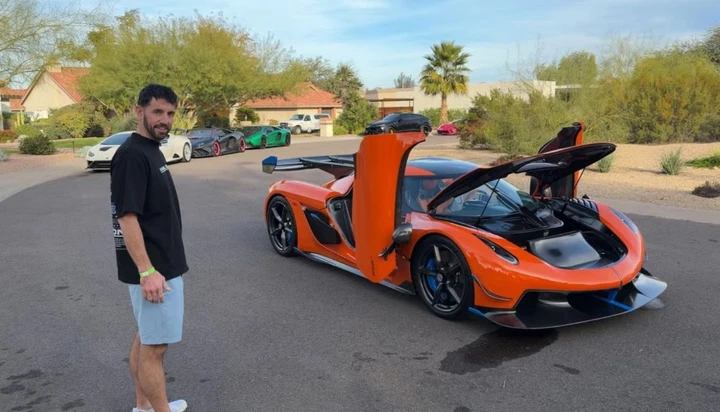 Compra una Koenigsegg Jesko, dopo tre giorni lo lascia a piedi