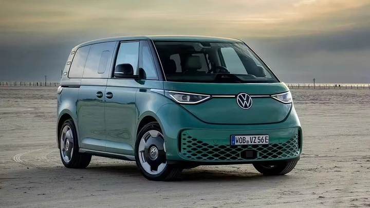Volkswagen trasforma l’ID. Buzz in mini camper elettrico per due persone